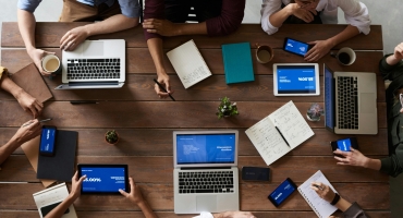 TUYỂN DỤNG NHÂN SỰ – VŨ GIA GROUP.